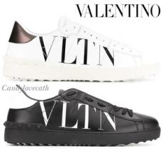 VALENTINO ヴァレンティノ スニーカー 偽物 ロックスタッズ オープンスニーカー