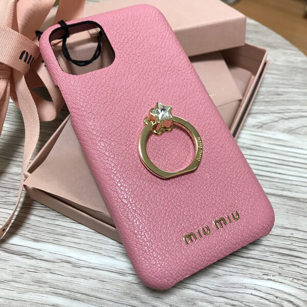 miumiu iphoneケース コピー マドラスレザー iPhone11 Proケース ちょこんと乗せられたクリスタルバンカーリングがカワイイ