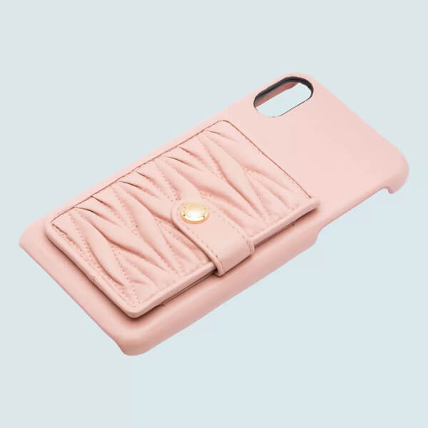 miumiu iphoneケース コピー MiuMiu マテラッセ カード入れ付IPHONE XS MAXケース 5ZH083