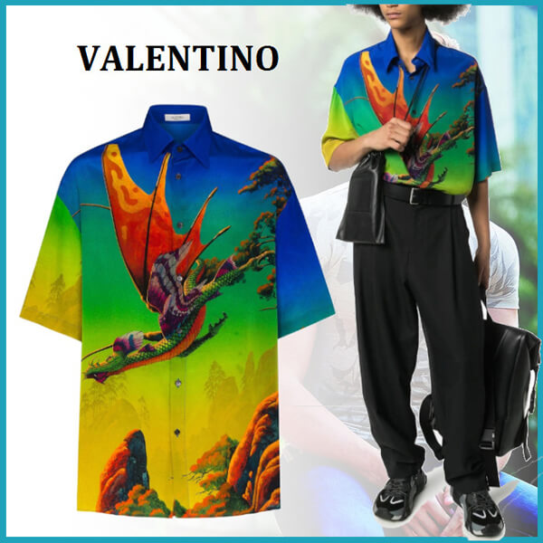 VALENTINO ヴァレンティノ Tシャツ コピー VALENTINO DRAGON AT DAWN PRINT SHORT-SLEEVED SHIRTTV0AA77165S84M