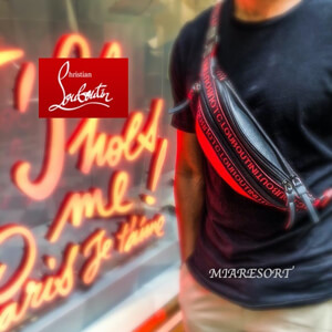 20AW クリスチャン ルブタン コピー 新作★ルブタン★Christian louboutin Parisnyc Bag 黒 ☆ クロスボディ☆ 3205109M816