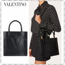 VALENTINO Vロゴ WALK コピーカーフスキン スモールショッピングバッグ UW2B0...