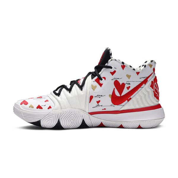 入手困難！NIKE SneakerRoom x Kyrie 偽物5 'I Love You Mom' CU0677 600、CU0677 100