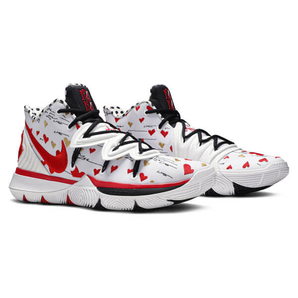 入手困難！NIKE SneakerRoom x Kyrie 偽物5 'I Love You Mom' CU0677 600、CU0677 100