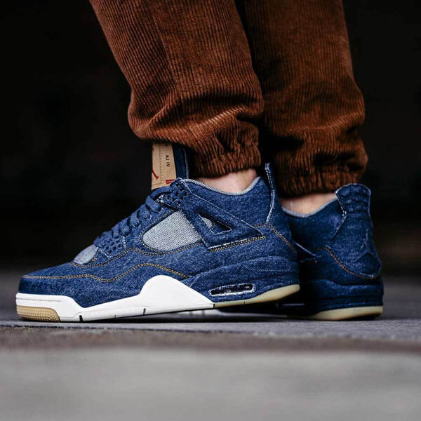 送関込 LEVI’S × NIKE 偽物AIR JORDAN 4 RETRO NRG LEVIS リーバイス 青/黑/白AO2571-401AO2571-001