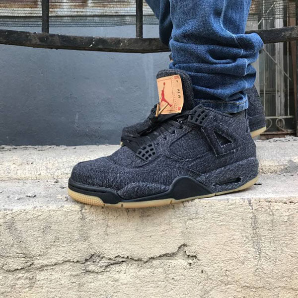 送関込 LEVI’S × NIKE 偽物AIR JORDAN 4 RETRO NRG LEVIS リーバイス 青/黑/白AO2571-401AO2571-001