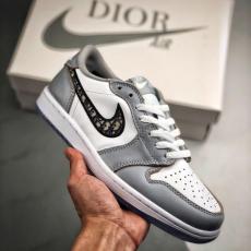 【Nike×Dior】ナイキ ディオール スニーカー コピー ディオール・エアージョーダン 超激レア Air Dior Air Jordan 1 Low "Dior" CN8608-002