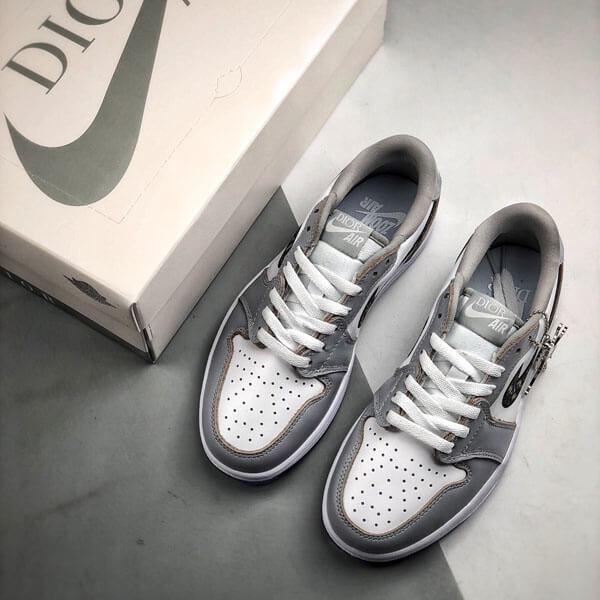 【Nike×Dior】ナイキ ディオール スニーカー コピー ディオール・エアージョーダン 超激レア Air Dior Air Jordan 1 Low 