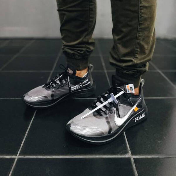 ナイキ スニーカー 人気 OFF-WHITE × NIKE ZOOM FLY SP - オフホワイト × ズームフライ AJ4588