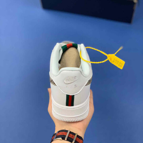 ナイキ xグッチ 偽物 エアフォース1 専用GUCCI×NIKE 超稀少The Shoe Surgeon