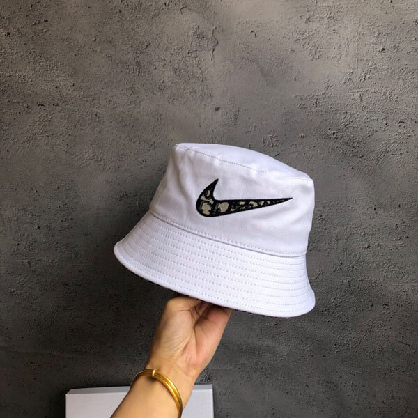 ナイキ ディオール キャップ Dior  偽物 Jordan Wings Bucket Hat 超激レア Air Dior