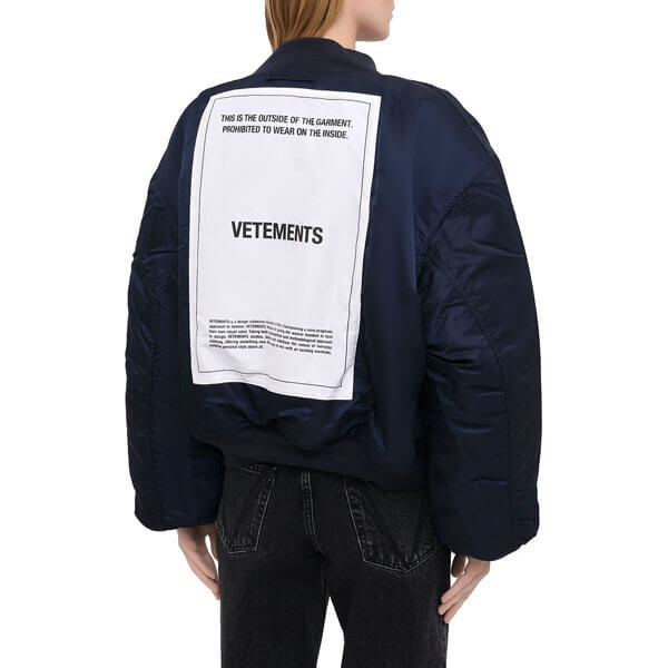 新作 VETEMENTS コラボ サカイ 偽物  リバーシブル ボンバージャケット