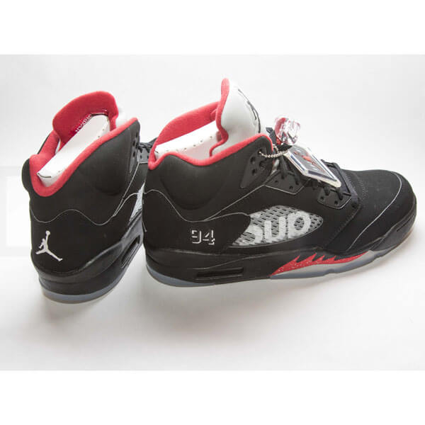 シュプリーム エアフォース 偽物  Nike Supreme Air Jordan 5 コラボBlack