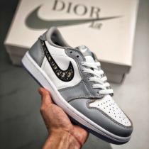 【Nike×Dior】ナイキ ディオール スニーカー コピー ディオール・エアージョーダン 超激レア Air Dior Air Jordan 1 Low "Dior" CN8608-002