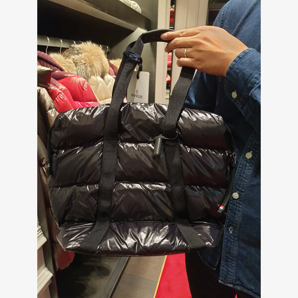 ラストチャンス! MONCLER コピートートバッグ MARNE  20秋冬モデル 2色 30168 00 68950 999