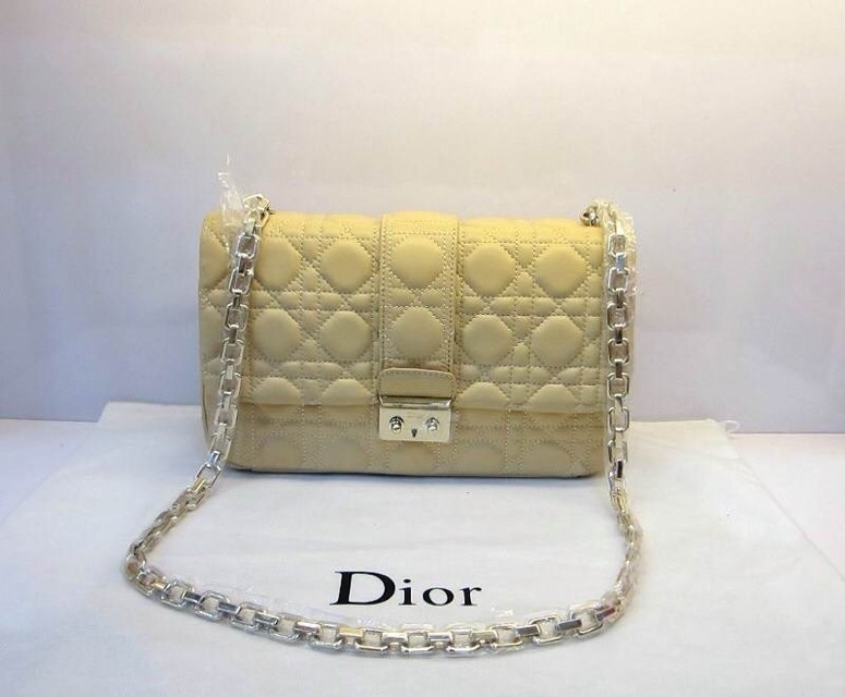 ディオール バッグ スーパーコピーM02151GAI Miss Dior in Lamb