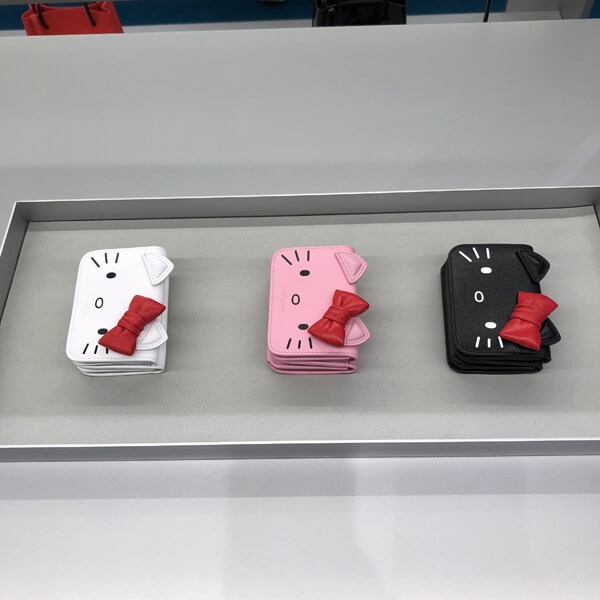 【2020春夏新作コレクション】BALENCIAGA×HELLO KITTY バレンシアガ財布コピー ハローキティモチーフ ミニウォレット【限定品】6190171CBQ35616