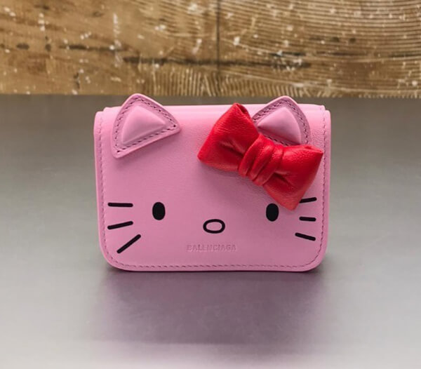 【2020春夏新作コレクション】BALENCIAGA×HELLO KITTY バレンシアガ財布コピー ハローキティモチーフ ミニウォレット【限定品】6190171CBQ35616