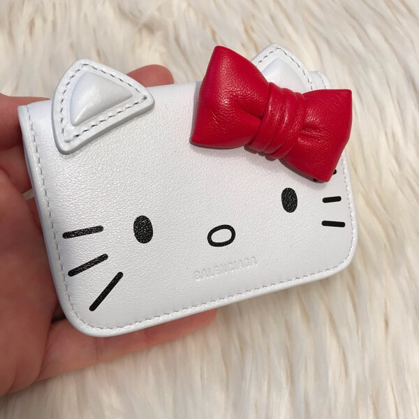 2020春夏コレクション【新作】BALENCIAGA×HELLO KITTY バレンシアガコピー財布 ハローキティモチーフ ミニウォレット【限定品】6190171CBQ35616