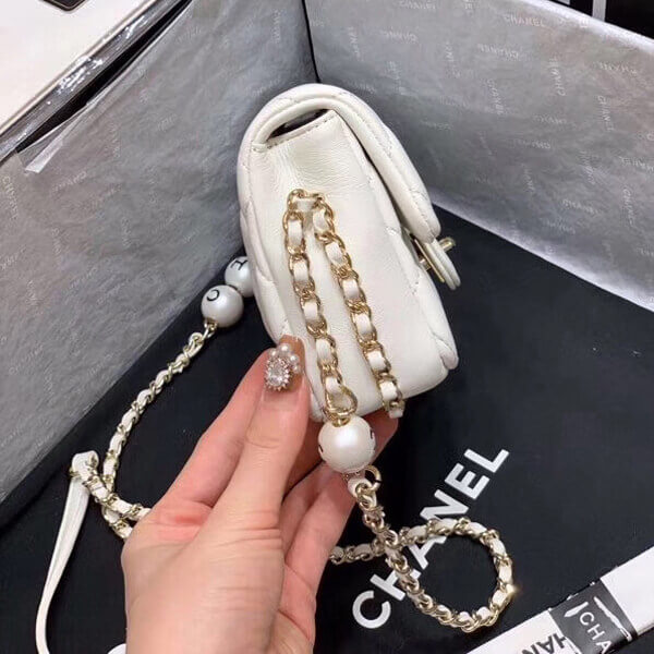 CHANELココピーピー ホワイト フラップバッグ 521647851