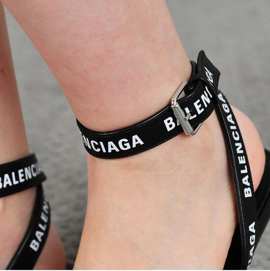 バレンシアガ サンダル コピー BALENCIAGA ロゴ ラウンド フラット551154WBAE1 9010 