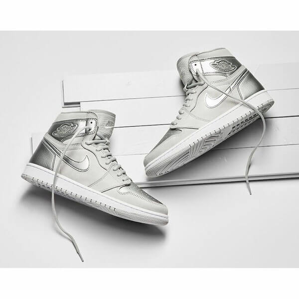 ナイキ エアージョーダン スニーカー コピー NIKE Air Jordan 1 Retro Hi Silver '25th Anniversary' 2010