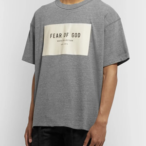 関税送料込 新作 Fear Of God 偽物オーバーサイズ ロゴ Tシャツ