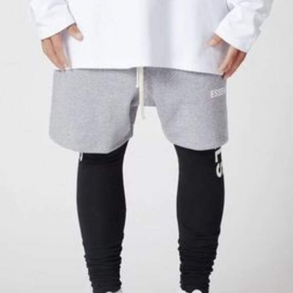 入手困難！Fear of God / FOG / 偽物ESSENTIALS - Sweat Shorts